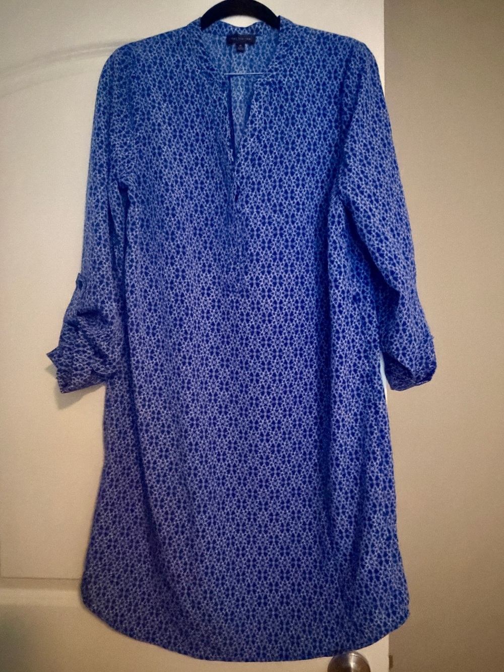 Like new The Limited Ashton Roll Sleeve Shift Dress Blue Medallion Print Size M